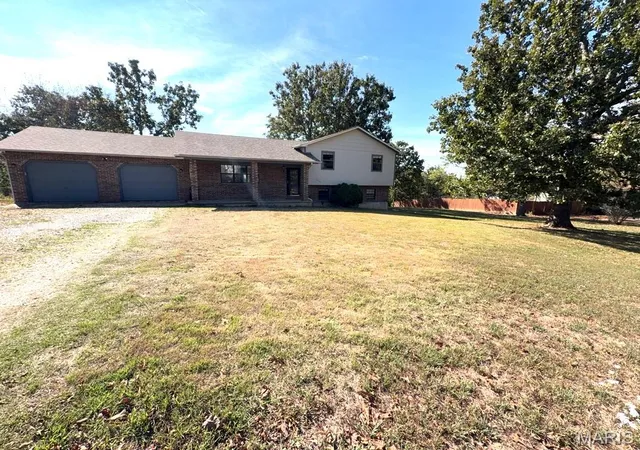 Photo 1 of Single family home for sale at 14040 Howard Ln, Dixon, MO 65459 | MLS# MIS26014259 | Listing updated on 2026-10-14