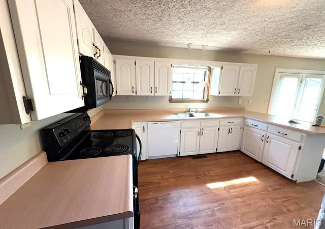 Photo 2 of Single family home for sale at 14040 Howard Ln, Dixon, MO 65459 | MLS# MIS26014259 | Listing updated on 2026-10-14