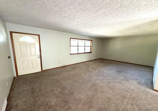 Photo 3 of Single family home for sale at 14040 Howard Ln, Dixon, MO 65459 | MLS# MIS26014259 | Listing updated on 2026-10-18