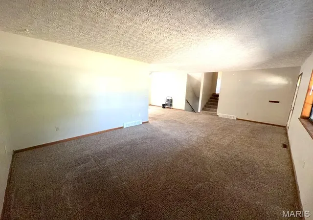 Photo 4 of Single family home for sale at 14040 Howard Ln, Dixon, MO 65459 | MLS# MIS26014259 | Listing updated on 2026-10-18