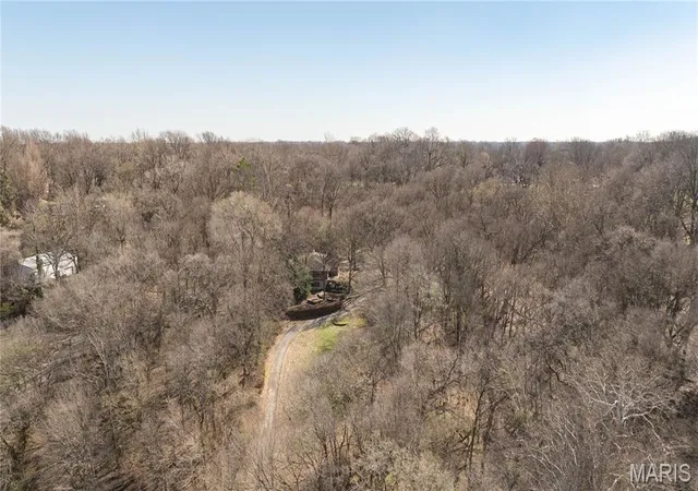 Homes for sale in Fairview Heights, IL | 8908 Fair Oaks Ln, Fairview Heights, IL 62208 | MLS# MIS26014344