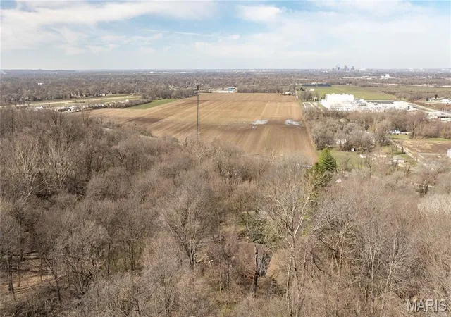 Homes for sale in Fairview Heights, IL | 8908 Fair Oaks Ln, Fairview Heights, IL 62208 | MLS# MIS26014344