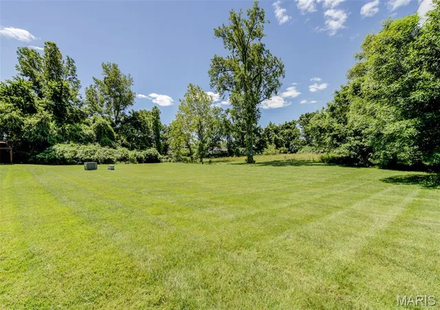 Homes for sale in Maryland Heights, MO | 12069 Autumn Lakes Dr, Maryland Heights, MO 63043 | MLS# MIS26014395