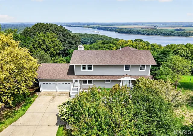 Photo 1 of Sale Pending at 21716 Pike 9109, Louisiana, MO 63353 | MLS# MIS26014402 | Listing updated on 2026-09-28