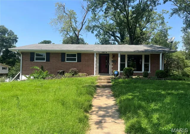Photo 1 of Single family home for sale at 101 Ladue Rd, Belleville, IL 62223 | MLS# MIS26014432 | Listing updated on 2026-08-19