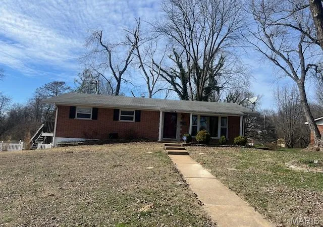 Homes for sale in Belleville, IL | 101 Ladue Rd, Belleville, IL 62223 | MLS# MIS26014432