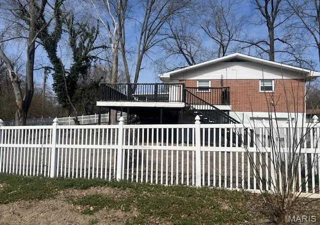 Homes for sale in Belleville, IL | 101 Ladue Rd, Belleville, IL 62223 | MLS# MIS26014432