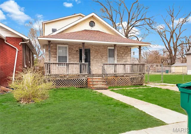 Homes for sale in East Saint Louis, IL | 532 N 27th St, East Saint Louis, IL 62205 | MLS# MIS26014593