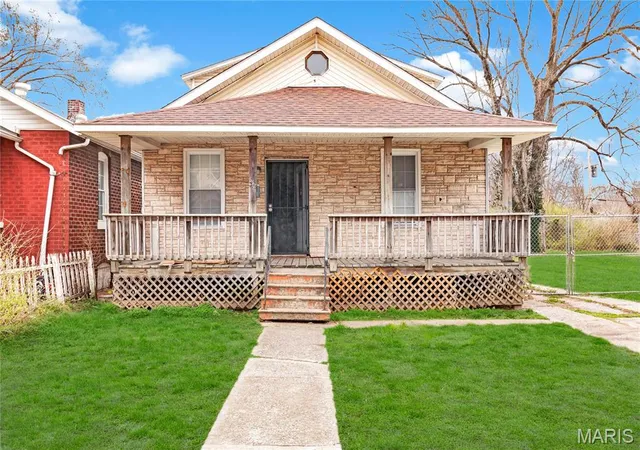 Homes for sale in East Saint Louis, IL | 532 N 27Th St, East Saint Louis, IL 62205 | MLS# MIS26014593