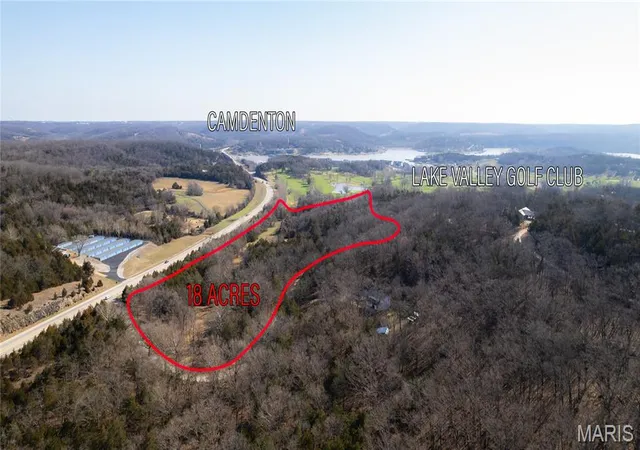 Photo 3 of Single family home for sale at 827 Lake Valley Dr, Camdenton, MO 65020 | MLS# MIS26014606 | Listing updated on 2026-08-21