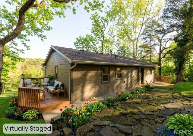 Photo 4 of Single family home for sale at 827 Lake Valley Dr, Camdenton, MO 65020 | MLS# MIS26014606 | Listing updated on 2026-08-21