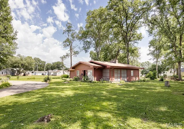 Homes for sale in Mascoutah, IL | 1018 W Green St, Mascoutah, IL 62258 | MLS# MIS26014643