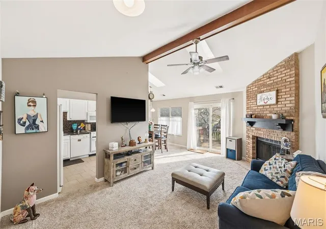 4th image of 978 Windstream Dr, St Peters, MO 63376