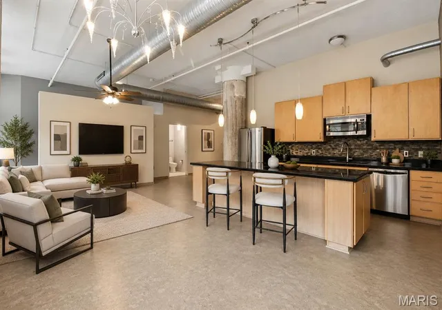 Photo 2 of Condo for sale at 1627 Locust St #202, Saint Louis, MO 63103 | MLS# MIS26014837 | Listing updated on 2026-09-13