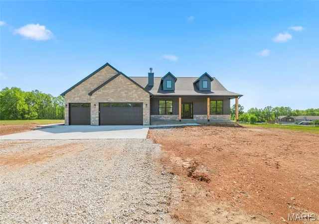 Homes for sale in Moscow Mills, MO | 108 Hickory Heits Ct, Moscow Mills, MO 63362 | MLS# MIS26014930