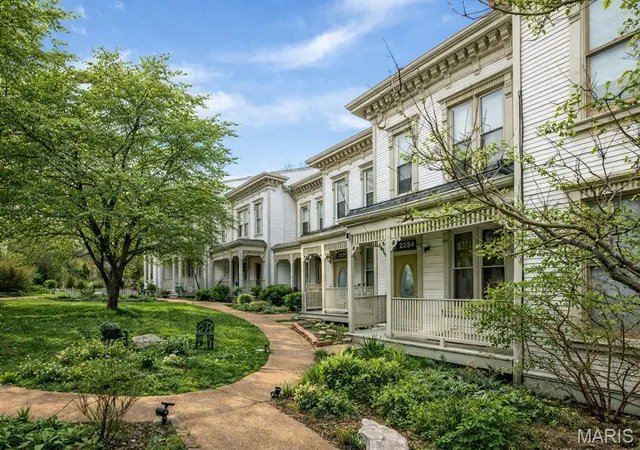 Photo 2 of Townhouse for sale at 2234 Hickory St, St Louis, MO 63104 | MLS# MIS26014984 | Listing updated on 2026-09-28