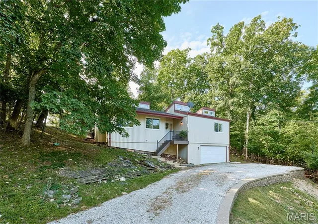 Photo 2 of Sale Pending at 1015 Lancaster Wy, Marthasville, MO 63357 | MLS# MIS26014988 | Listing updated on 2026-09-01