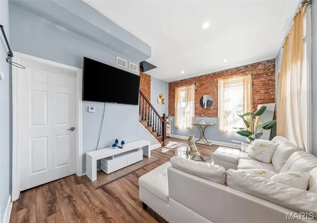 Photo 3 of Single family home for sale at 6717 Minnesota Ave, St Louis, MO 63111 | MLS# MIS26015006 | Listing updated on 2026-09-02