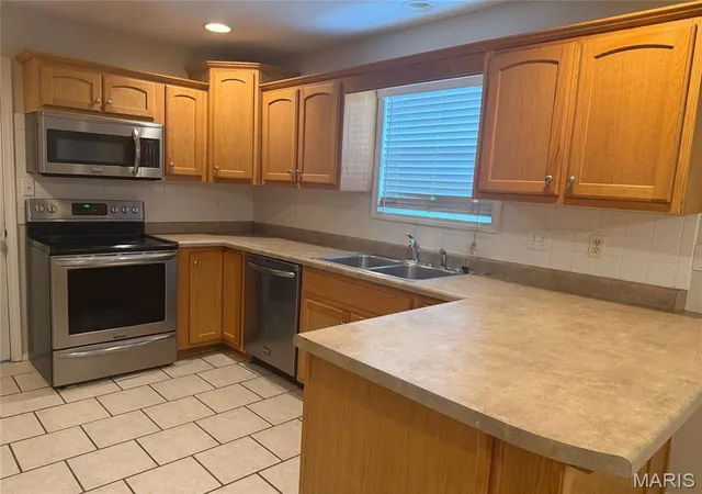 5th image of 19545 Lenox Ln, Waynesville, MO 65583 | MLS# MIS26015158