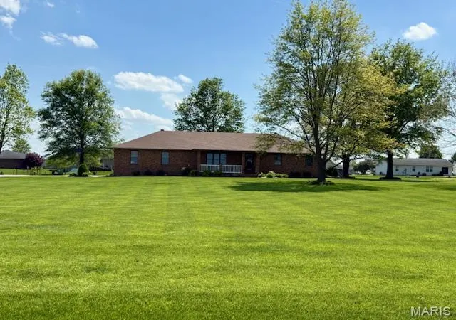 Homes for sale in Breese, IL | 10520 Vonder Haar Ln, Breese, IL 62230 | MLS# MIS26015170