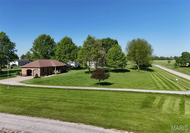 Homes for sale in Breese, IL | 10520 Vonder Haar Ln, Breese, IL 62230 | MLS# MIS26015170