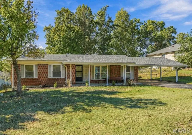 Single family home for sale at 1617 Redbluff Ct, Saint Louis, MO 63146 | MLS# MIS26015172