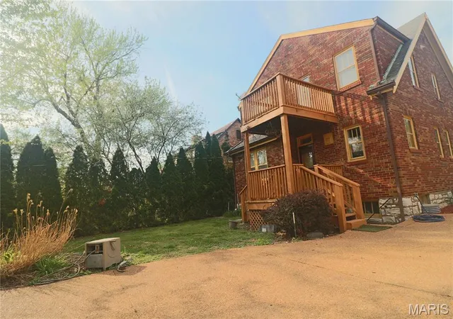 Photo 3 of Single family home for sale at 7326 Country Club Dr, St Louis, MO 63121 | MLS# MIS26015284 | Listing updated on 2026-08-20