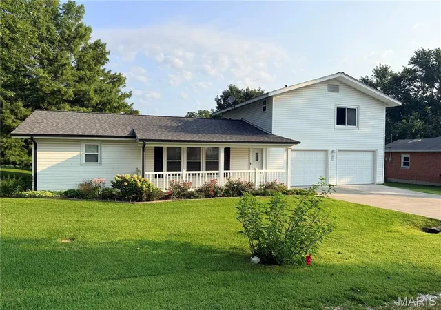 1st image of 207 Scenic Dr, Elsberry, MO 63343 | MLS# MIS26015317