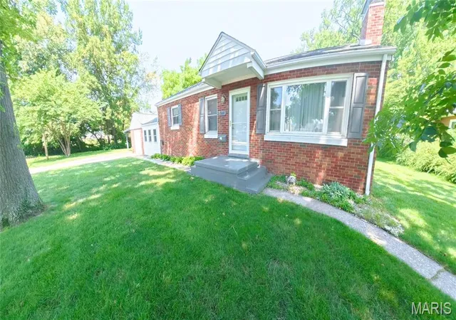 Photo 2 of Single family home for sale at 504 W Fourth St, O Fallon, IL 62269 | MLS# MIS26015321 | Listing updated on 2026-08-22