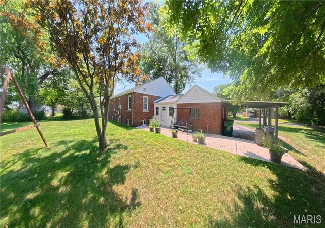 Photo 4 of Single family home for sale at 504 W Fourth St, O Fallon, IL 62269 | MLS# MIS26015321 | Listing updated on 2026-08-22