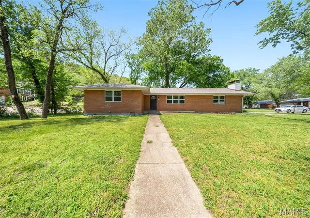 2nd image of 101 Elliott Dr, Waynesville, MO 65583 | MLS# MIS26015384