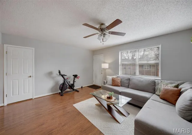 4th image of 1419 Bluebird Ter, Saint Louis, MO 63144 | MLS# MIS26015400