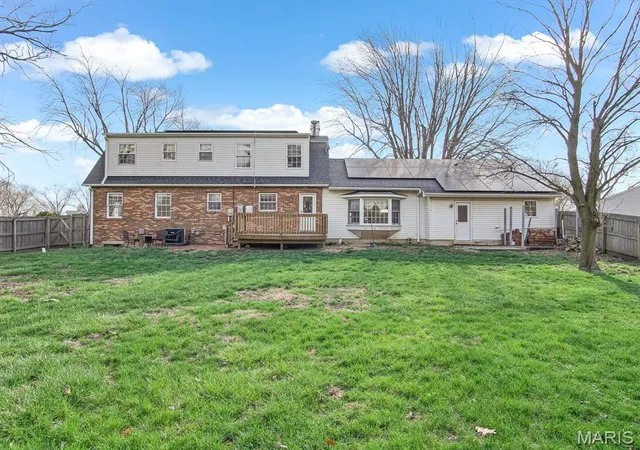 Homes for sale in Troy, IL | 9 Parklane Dr, Troy, IL 62294 | MLS# MIS26015407