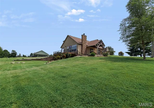 Photo 3 of Single family home for sale at 4242 Quirin Rd, Smithton, IL 62285 | MLS# MIS26015408 | Listing updated on 2026-08-28