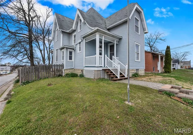Photo 1 of Single family home for sale at 24 S Walnut St, Perryville, MO 63775 | MLS# MIS26015494 | Listing updated on 2026-10-08