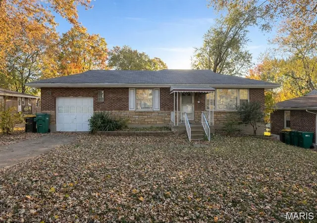 Homes for sale in St Louis, MO | 1100 Ashford Dr, St Louis, MO 63137 | MLS# MIS26015516
