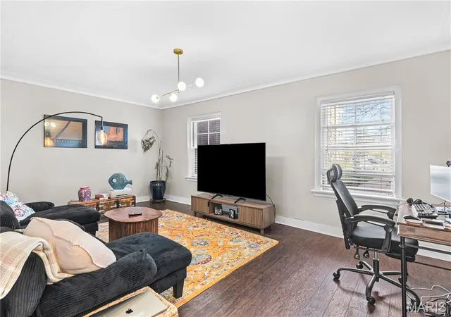 Photo 3 of Condo for sale at 923 S Hanley Rd #A, Saint Louis, MO 63105 | MLS# MIS26015769 | Listing updated on 2026-10-23
