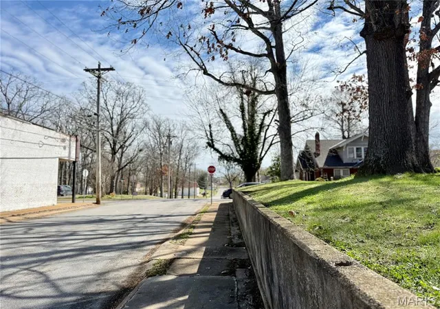 17th image of 645 N 9th St, Poplar Bluff, MO 63901 | MLS# MIS26015827