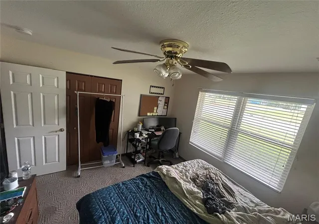 Photo 4 of Single family home for sale at 442 Sinclair Ave, South Roxana, IL 62087 | MLS# MIS26015829 | Listing updated on 2026-03-23