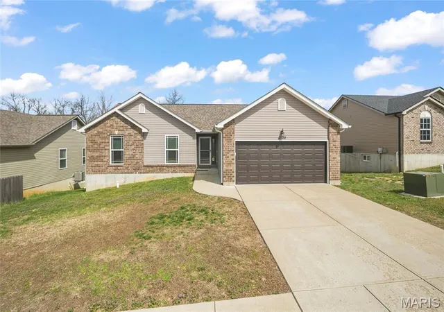 Homes for sale in Herculaneum, MO | 2124 Providence Park Ln, Herculaneum, MO 63048 | MLS# MIS26015881