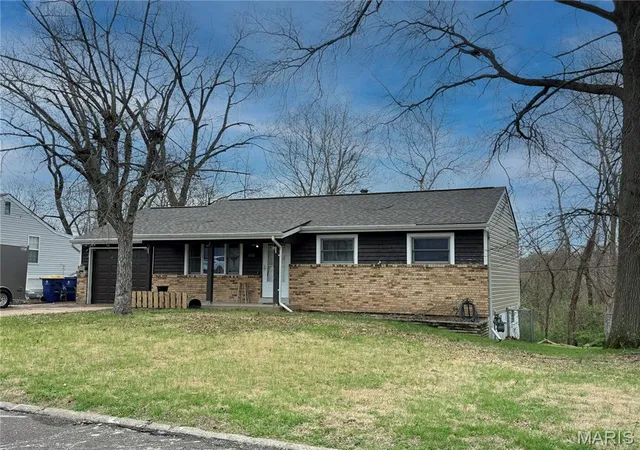 Homes for sale in Saint Louis, MO | 4118 E Donaldson Dr, Saint Louis, MO 63129 | MLS# MIS26015900