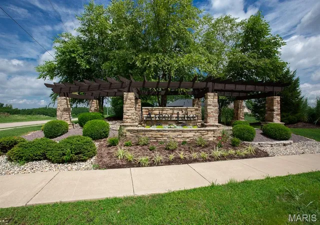 Homes for sale in Edwardsville, IL | 3511 S Arbor Lake Dr, Edwardsville, IL 62025 | MLS# MIS26015973