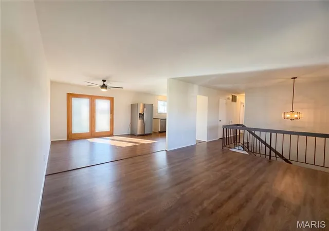Photo 3 of Single family home for sale at 27 Glenna Dr, St Peters, MO 63376 | MLS# MIS26015975 | Listing updated on 2026-10-07