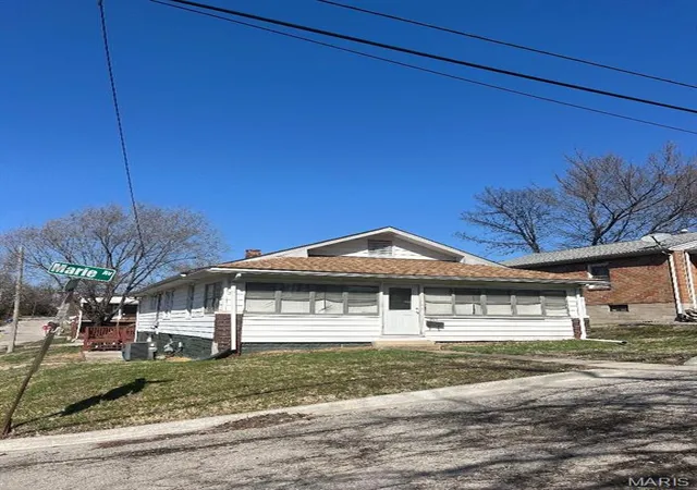 Photo 13 of Single family home for sale at 1000 Marie Ave, Alton, IL 62002 | MLS# MIS26016000 | Listing updated on 2026-04-10