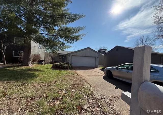 Homes for sale in Ballwin, MO | 1653 Award Dr, Ballwin, MO 63021 | MLS# MIS26016022