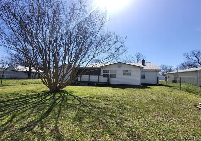 Homes for sale in Poplar Bluff, MO | 1009 Nickey St, Poplar Bluff, MO 63901 | MLS# MIS26016047