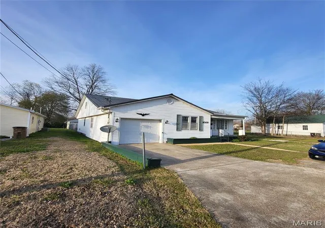 Homes for sale in Poplar Bluff, MO | 1009 Nickey St, Poplar Bluff, MO 63901 | MLS# MIS26016047