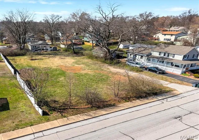 3rd image of 2647 Helen Ave, Saint Louis, MO 63144 | MLS# MIS26016089