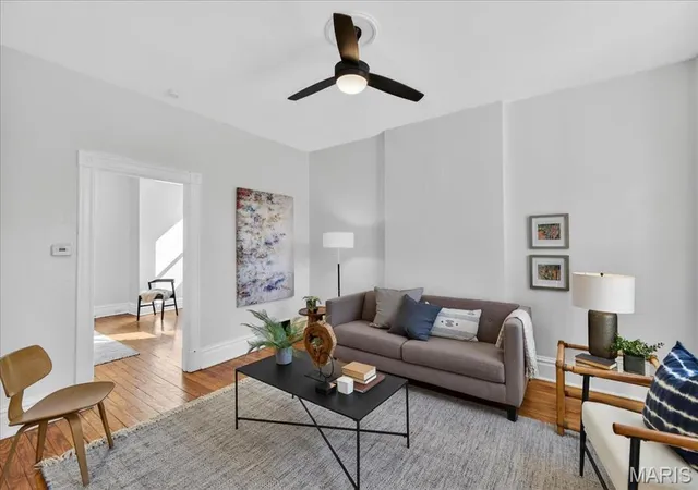 Photo 2 of Sale Pending at 4049 Winnebago St, Saint Louis, MO 63116 | MLS# MIS26016123 | Listing updated on 2026-03-31