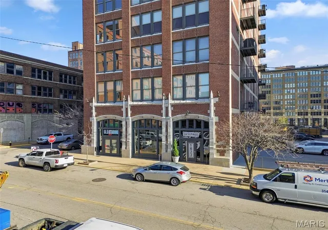 Homes for sale in Saint Louis, MO | 1627 Locust Street, Saint Louis, MO 63103 | Houzeo